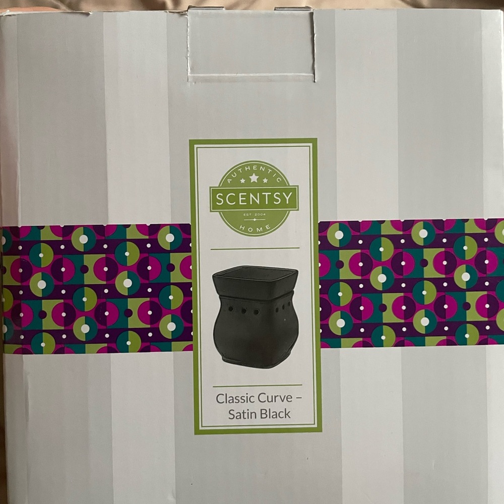 Scentsy Classic Curve Warmer - Elegant Black